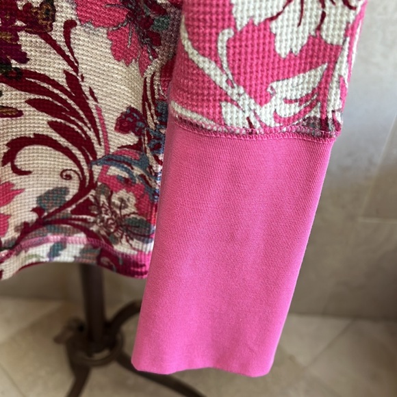 Pink ribbed knit pull on shirt - Picture 4 of 5